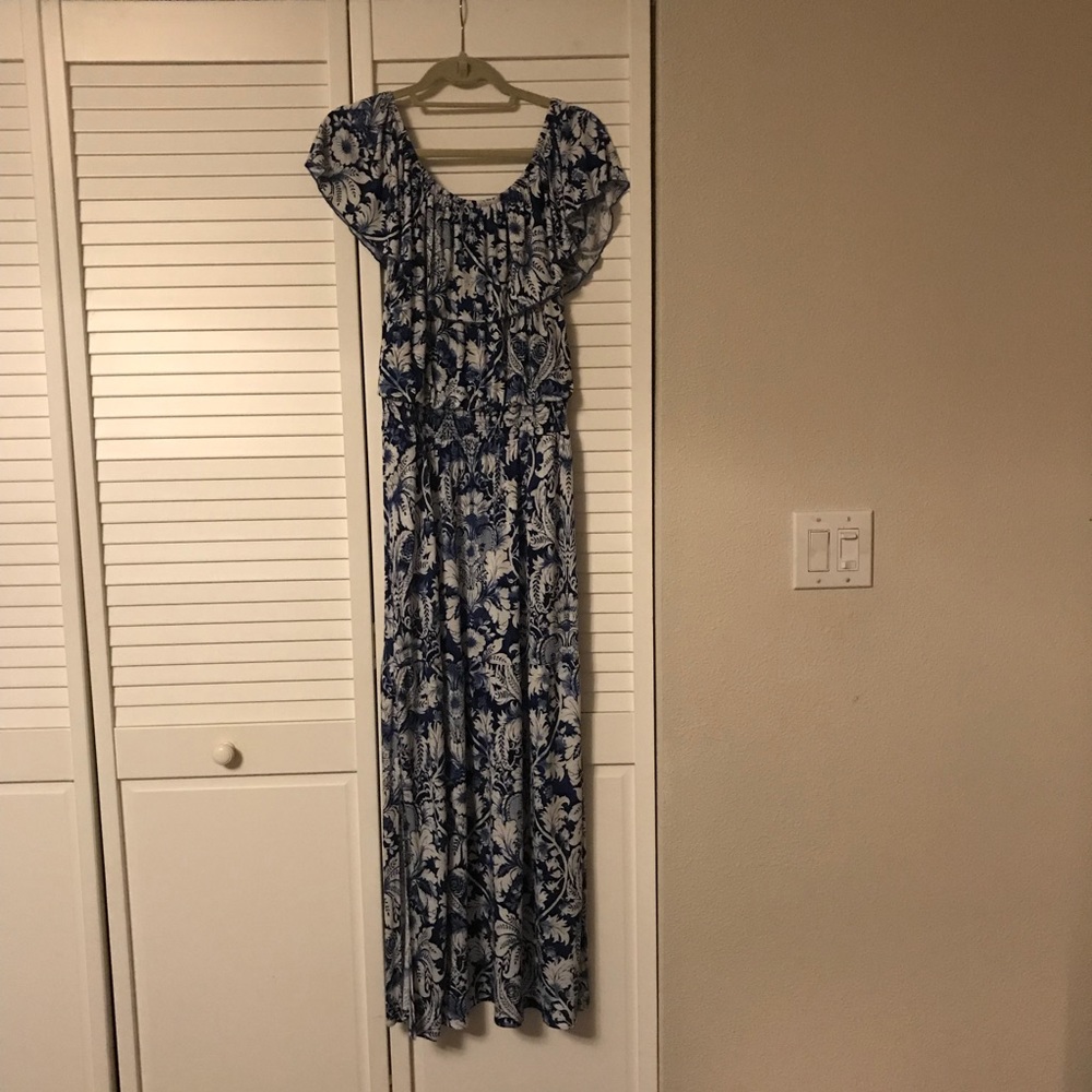 Off the shoulder PMedium maxi dress